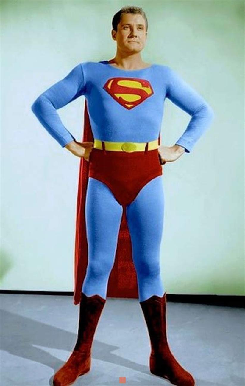 Superman est un super-héros de bande dessinée américaine appartenant au monde imaginaire de l’Univers DC. Ce personnage est considéré comme une icône culturelle américaine[2],[3],[4],[5].