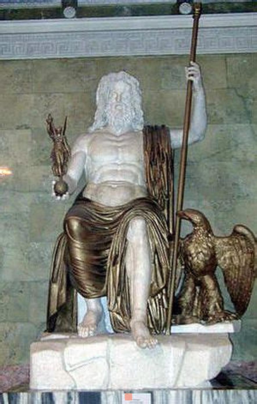 Zeus est le roi des dieux dans la mythologie grecque. Il est le frère de Hadès, de Poséidon, de Déméter, de Hestia et de Héra qui est également sa femme. C'est aussi le fils de Cronos et de Rhéa. Il est l'un des trois maîtres de l'Univers, avec ses frères Poséidon et Hadès. Il a le pouvoir de lancer des éclairs sur les hommes qui ne se montrent pas convenables envers les dieux.