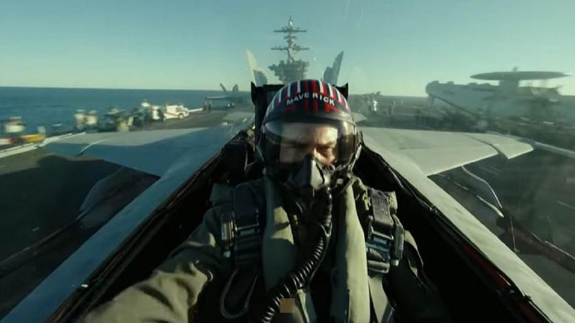 Did they really fly jets in top gun 2