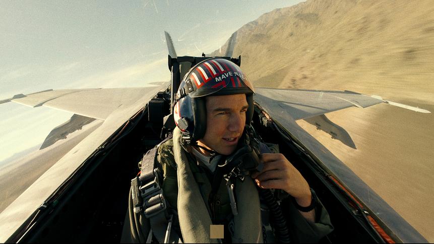 Did tom cruise do any flying in top gun 2